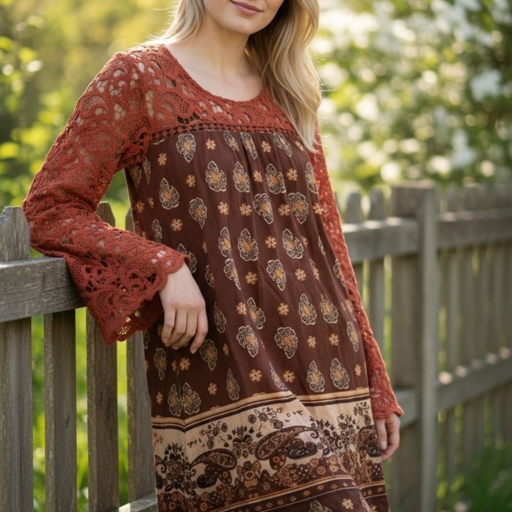 Blu‎ Pepper EUC Crochet Lace Dress Burgundy and Cream Sz. S